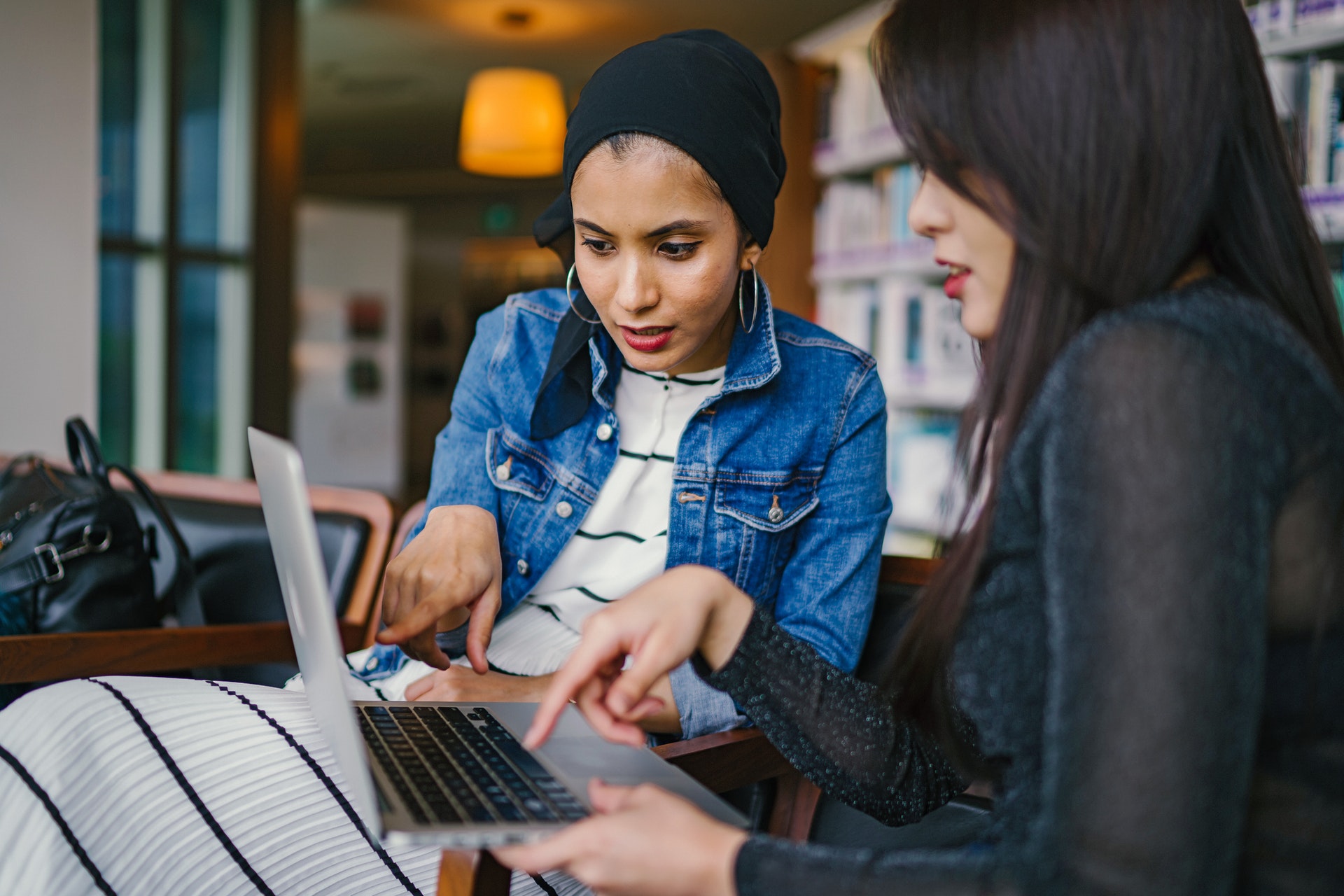 Top 10 Crucial eCommerce Mistakes B2B Businesses Make: How to Avoid