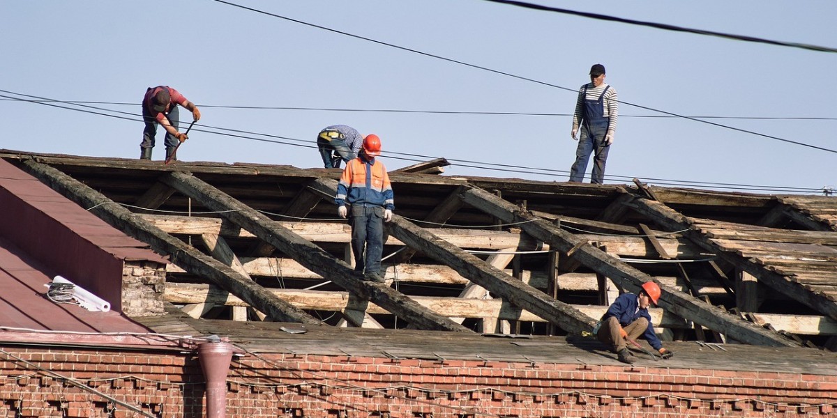 10 tricks to help prevent roof damage this winter