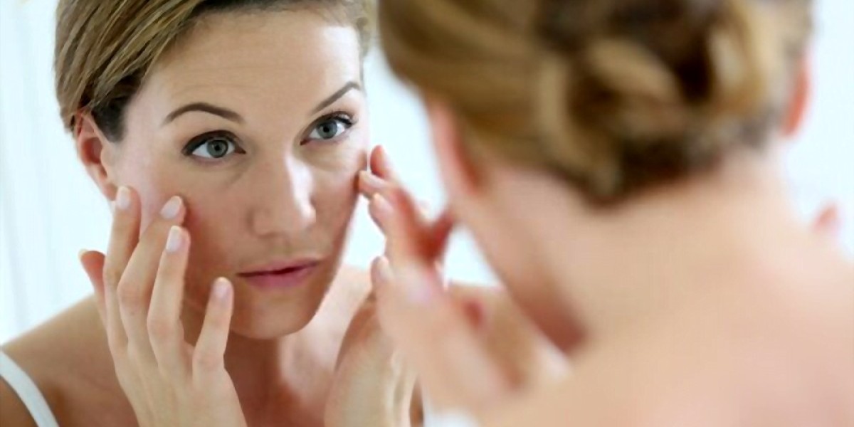 Flaunt Your Radiance with the HydraFacial Facial Treatment at ISAAC Luxe