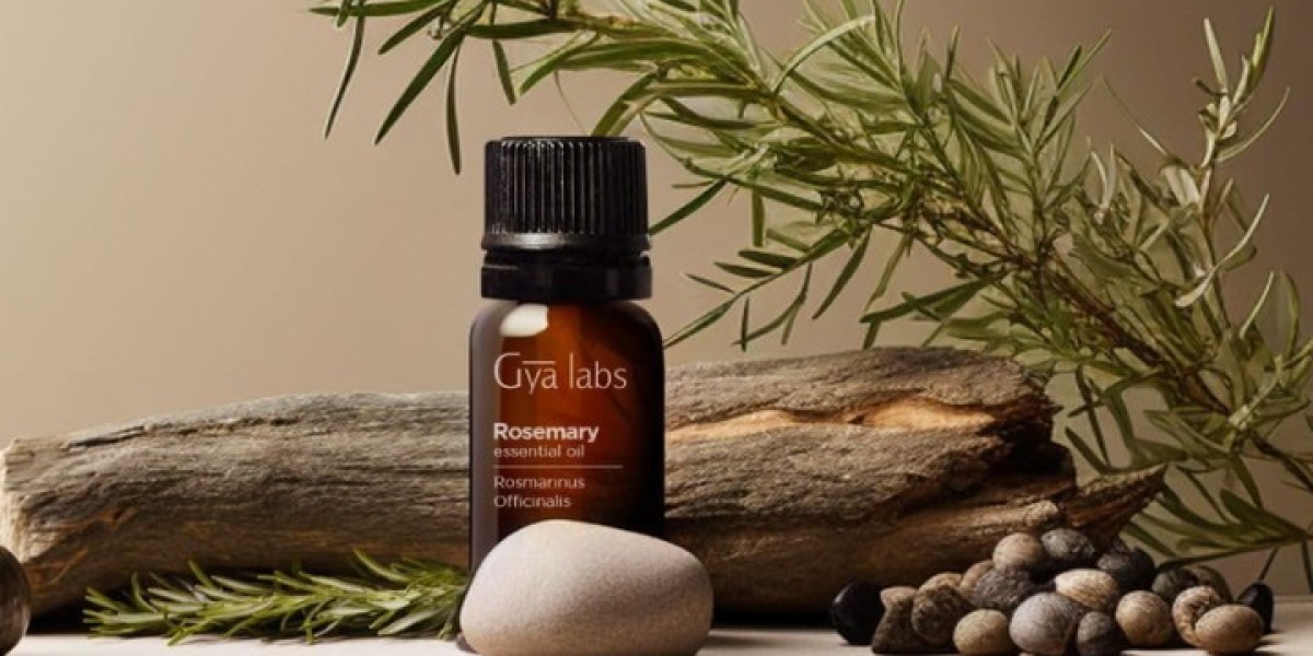 Aromatic Headache Relief: Using Rosemary Oil for Soothing Massage