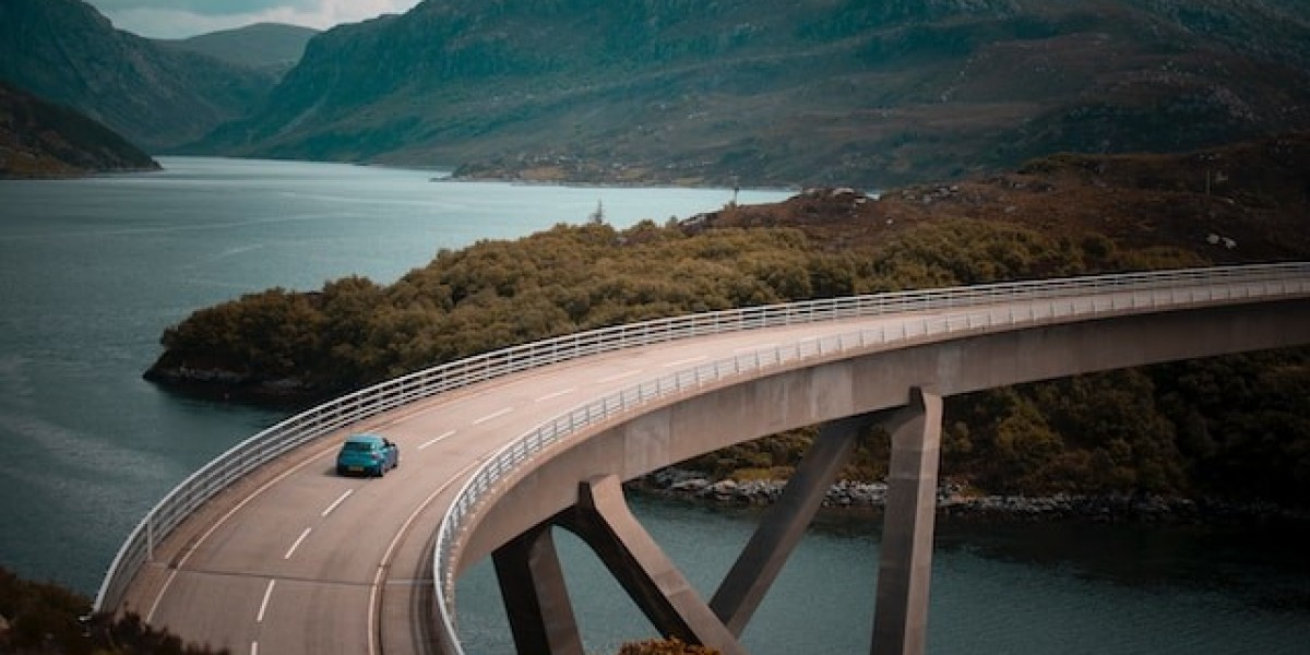 HOW TO CHOOSE THE PERFECT CAR AWNING FOR YOUR NEXT ROAD TRIP