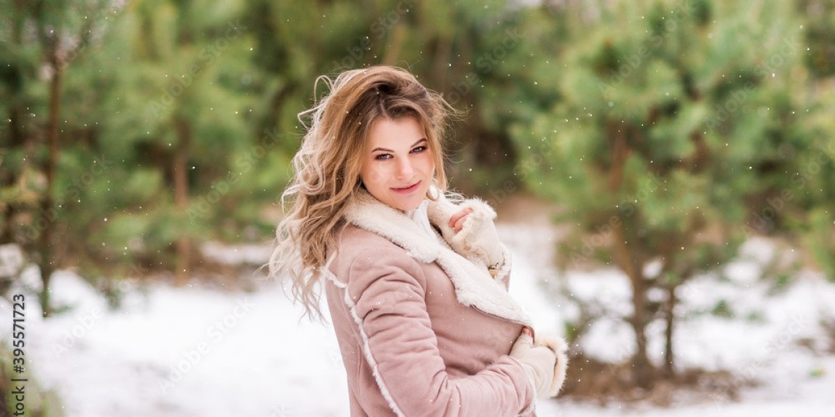 Shearling Coats: The Perfect Travel Companion for Cold Destinations