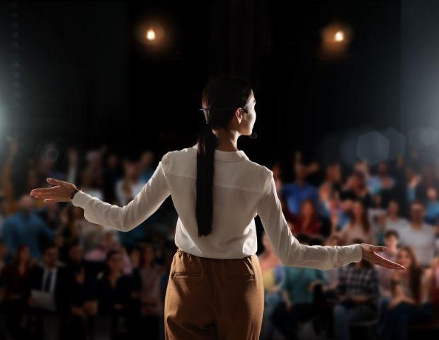 How Funny Motivational Speakers Can Inspire - JustPaste.it