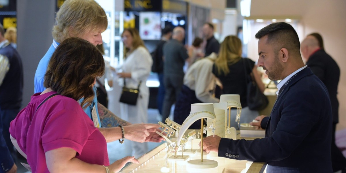 Shining Bright in the City of Lights: A Glittering Glimpse into the Jewelry Extravaganza in Las Vegas