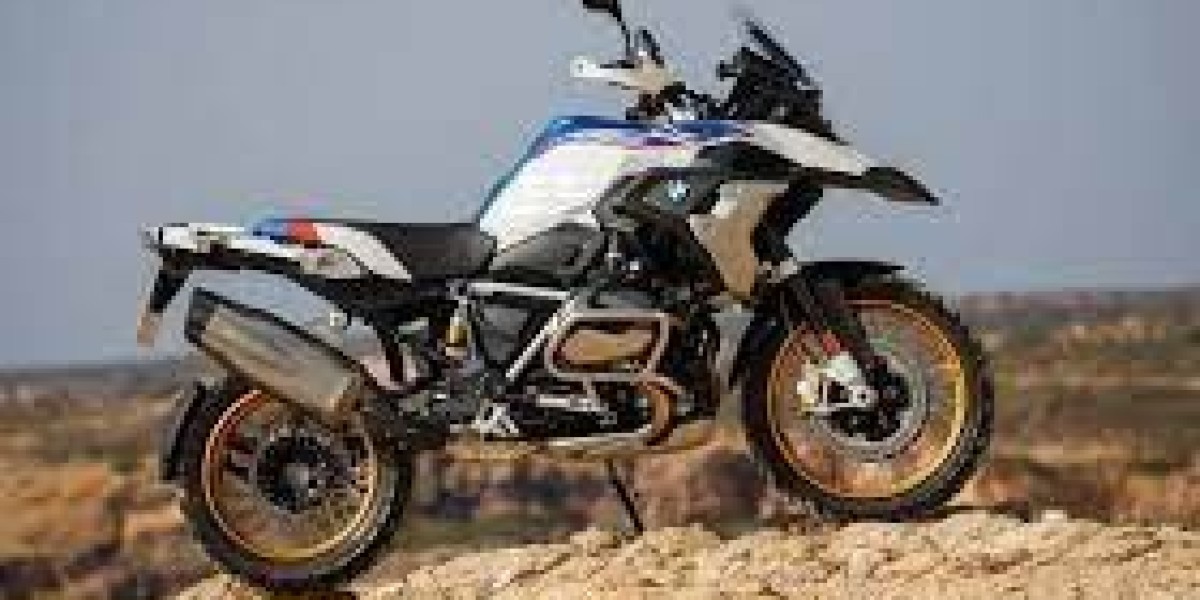 Exploring Dubai's Hidden Gems: Enduro Bike Adventure Motorcycle Rental