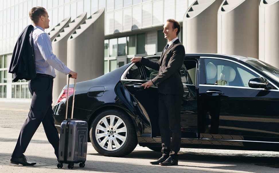 Corporate Transfers Melbourne, Corporate Chauffeur Melbourne, Corporate Chauffeur Car Service in Ballarat, Geelong, Mount, Eliza, Toorak