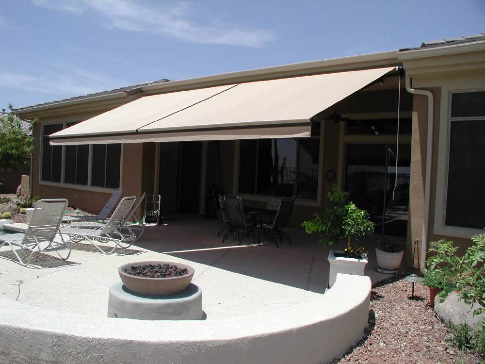 Retractable vs. Fixed Awnings: Best for Arizona’s Climate