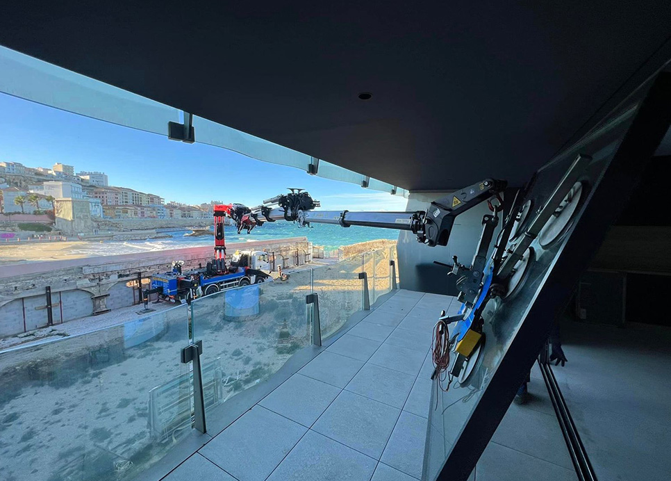 Glass vacuum Lifters | Vacuum Lifting Solutions for Dubai ,UAE